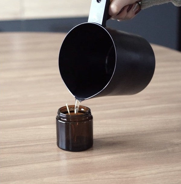 The Benefits of Choosing Hand-Poured Soy Candles for Readers